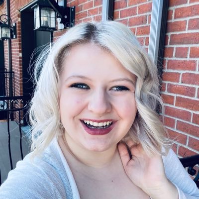 EmmaLeeRoseN's profile picture. Advocate for accessibility awareness, theater kid, hope to one day be on Broadway, oh and I happen to be Visually impaired/blind