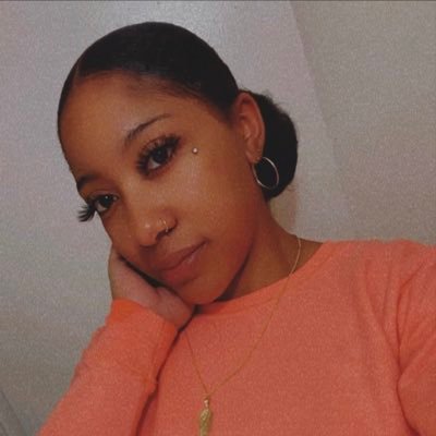 “ I am a women w/ thoughts & questions & shit to say “ LSY💞👩👧👧