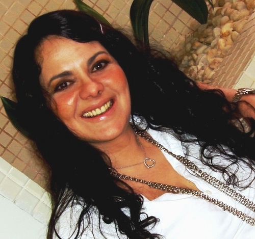I believe in love and peace! I'm also a personal fashion consultor, journalist, graduated in language portuguese/english, architecture, public ceremonialist...
