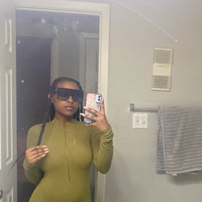 The Female Savage.#Freethe4 FreeLovett #MyHeadHurt ! Dj 👶🏽💙