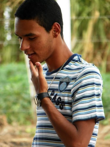Alagoano / Santista ( SFC ♥ ) / Solteiro / Estudante de Fisioterapia :)    :D