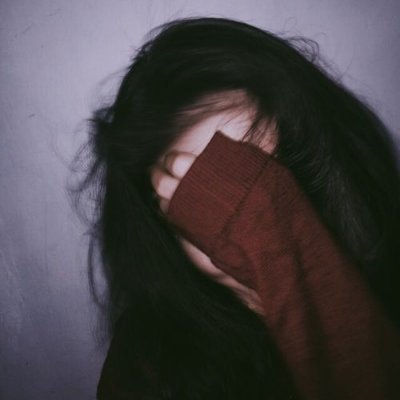 depressing thoughts flowing through my head nonstop | @seenbymell