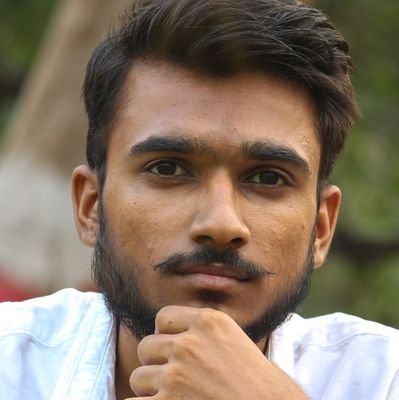 कुछ भी लिख देना सरल है परंतु अपने शब्दो को अर्थ प्रदान करना कठिन है।।
