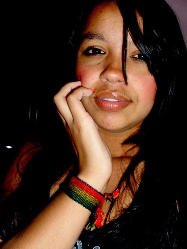 meeeu nome é Aline  , Tenho 16 anoos -não preciso de sorrisos forçados, fidelidade fingida e uma 'amizade' inexistente. morra com toda sua falsidade !