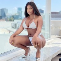 Layla (@theequeenpen) 's Twitter Profile