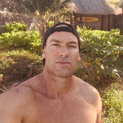 Still in my pyjamas.... hurry up brad, flick the fucking switch