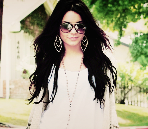 vhudgs's profile picture. Define yourself.