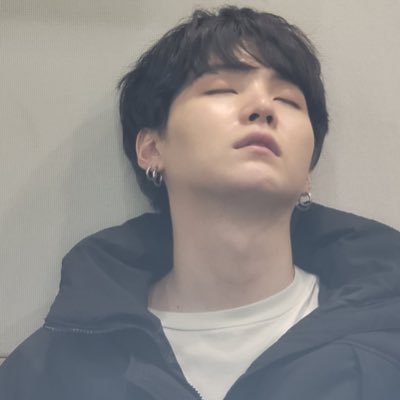 BTS→ユンギ推し スキズ→ハン 推し フォロバ100%❣️推しがカッコよすぎて死にそうです👼 前のアカウント使えなくなりましたW