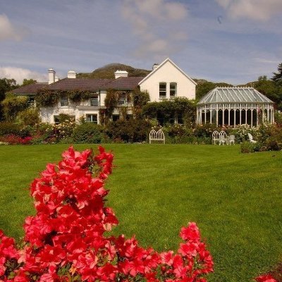 Cashel House overlooks the majestic Cashel Bay on the west coast of Ireland, with spectacular gardens, exquisite food, beautiful rooms in the heart of Connemara