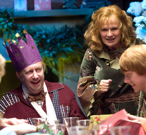 MrsMollyWeasley's profile picture. Mother of Seven. Bill, Charlie, Fred, George, Ron, and Ginny. Wife to Mr. Arthur Weasley, Friend to many. {RP}