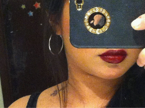 mahaawi_kw's profile picture. اظل أنثــــى ويقف على طريقي ألف عاشــــــق;;)