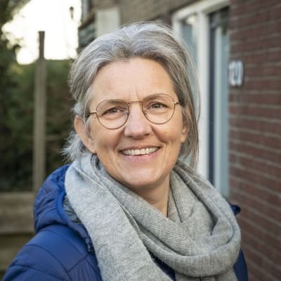 HW_Burgerbrug's profile picture. Vrouw | Moeder | Dochter | Echtgenoot | Docent VO | global citizen | Sociaal-democraat | PvdA🌹