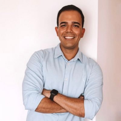 Jornalista. Na Record Bahia e na Atarde FM 103,9