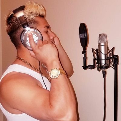 Artista en Acciòn.
Empresario LLC.
Salvadoran.
facebok,Instagram,snap,Twitter. YouTube. suscribete en todas mis redes aparesco Como Rafa the Star.