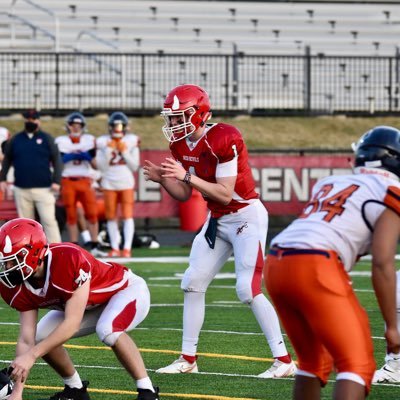 Captain of Hinsdale Central Football | C/O 2023 | QB | 6’2” 205 Lbs. | 5.61/5.0 GPA | Email: benwmonahan@gmail.com | Cell: (630) 329-6232 | @throwitdeep