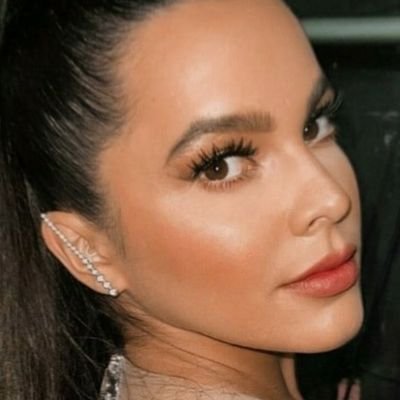 Erikariest's profile picture. Sempre há pessoas que querem que você desista 🔥 NÃO 🔥  facilite o trabalho delas  ♥🔥♥ fan account