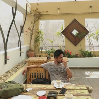 _canary_yellow's profile picture. a talking monkey who writes gibberish