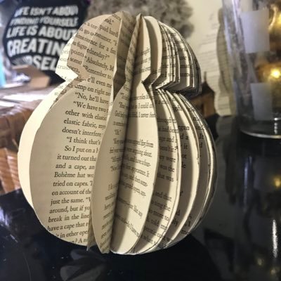 Texts & Technology PhD student focused on technical communication. Dissertation is on educating users about hearing loss through a digital experience.