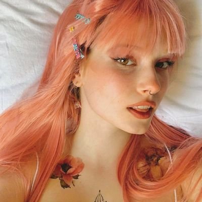 tstarswholisten's profile picture. 🍒^ Mɑ'ɑm Vitiello ɑnd witch ⤫ (ela/dela) — ❝ Hello, Feyre dɑrling ❞⤫៚ Pɑrceirɑ @starlightmontra:: Use TSTARSWHOLISTEN15 pɑrɑ 15% de desconto em tds os produtos