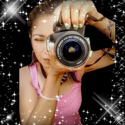 Glo_godinez's profile picture. Comunicologa de profesión, fotógrafa por vocación.