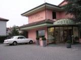 Welcome hotel *** elegante, confortevole a gestione familiare; Parking Inside, Bar/lounge, Elevators, Multilingual Tourist information. Wi-fi free