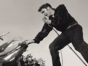 Farbeque's profile picture. my middle name is pronounced Action