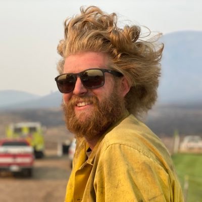 thscakeisonfire's profile picture. Fight fire in the summer | Play games in the winter.