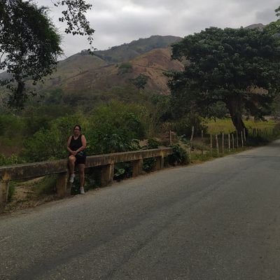 Licenciada en Trabajo Social UCV. Nacida en La Victoria, estado Aragua. Casada, dos hijos. Bienestar en el marco de los Derechos Humanos. 😊🎧🏖️🍹