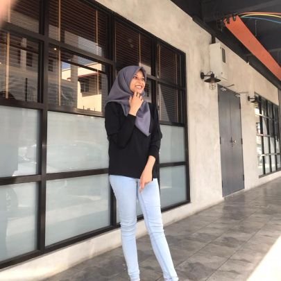 anisbtrisyiaaa's profile picture. meh