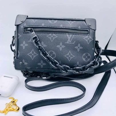 WNivi1's profile picture. Ekiti 💫first 💊daughter 💞
Never 🤞spare✌️ a man that intrude  your privacy 💯with camera🎥