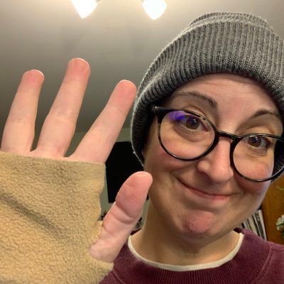 vtlaura's profile picture. In no particular order - Engineer, music nerd, mom, middle-aged recreational hobby-jogger, rock star