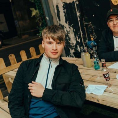 Mackem living in Scotland, Roker End season card holder. Ex WhyNotDJSchool DJ & resident DJ at 2 venues. Instagram: @olicake_dj