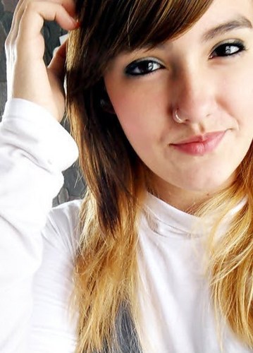 14 anos,libriana,gorda,sao paulina,chata,ciumenta,doida,amiga e principalmente Belieber .