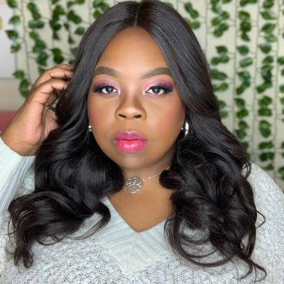 Lover of Makeup, Mom of 3, #crayoncutie🖍PR: chelethebeauteebelle@gmail.com Matt 21:22 https://t.co/2TOOjNJuiI