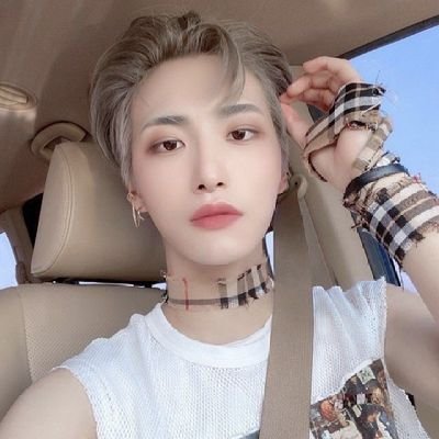 WEBSE0NG's profile picture. 성화 ♡︎