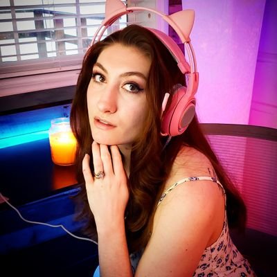 Twitch streamer that needs to stream more & Office lady extraordinaire
