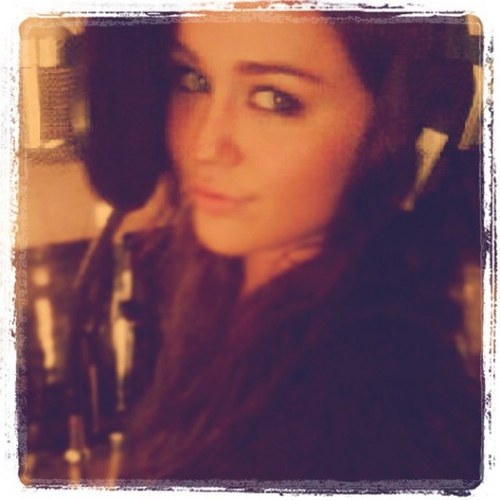 Mc_Radiatelove's profile picture. Let your light shine, share your wisdom... #RADIATELOVE