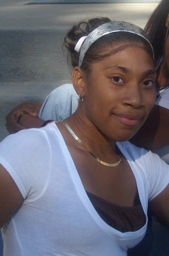 I wrk hard for things I want..have my own ask nobody for nothing.SELF MADE CHICK..Ima college grl, I roll SOLO most of all LUV MHY FAM 2DEATH