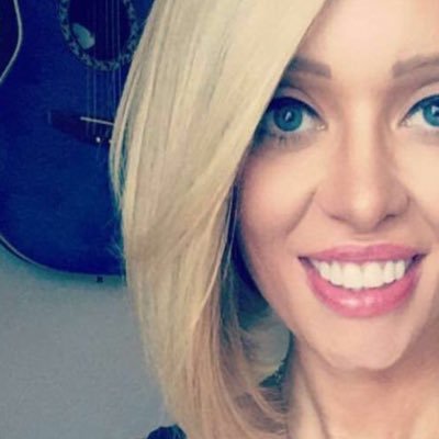 rae_zen's profile picture. Stay curious. Stay playful. Stay strong.