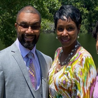 Freda & Gentry Doxey, married since 1994. We love sharing all things  pertaining to having a successful marriage.  Feel free to follow and share wedding photos