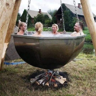 Mariaka15320586's profile picture. Σημασία δεν έχει για ποιον πεθαίνεις, αλλά για ποιον ζεις.