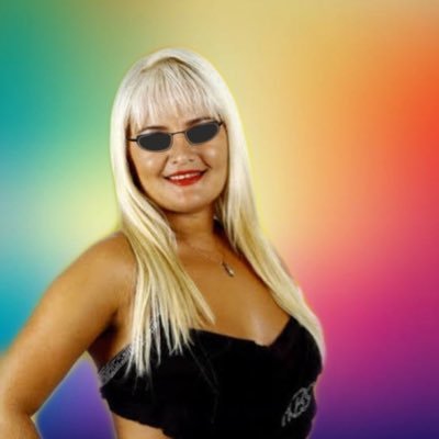 Ex-Vereadora Virtual de Fortaleza (2004) com mais de 11 mil votos digitais com prazer. Atual Programadora das Alexas. Miss LanHouse