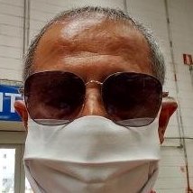 InvisivelOculto's profile picture. "Só sei que nada sei".