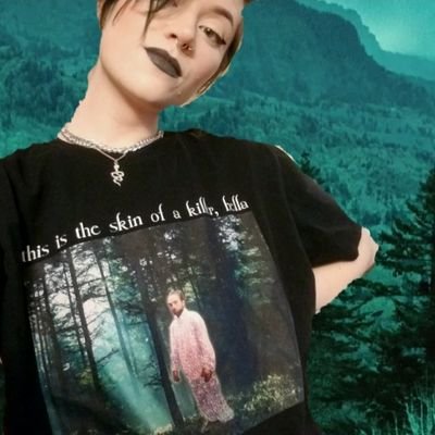 Here for the ⭐Twilight renaissance⭐ Bellas #1 fan. Team Edward. New Moon above all else. She/Her.
Insta: @fluorescenttwilight