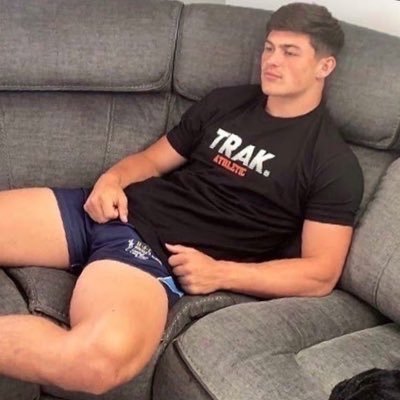 Curating the hottest content from the sexiest guys 🔥 DM to be featured or for removal.