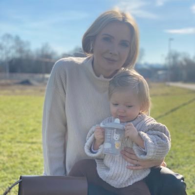 Anna71192410's profile picture. 