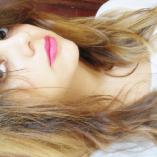 n posso me descrever com uma mus, frase ou texto pois sou uma junção de varias coisas q vc tem q descobrir....