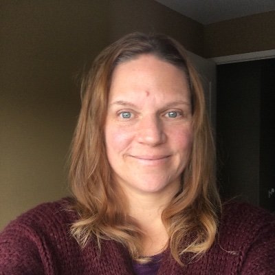 Married, mother of 1 daughter, Vegan, Cycling, Anything Community and Snowboarding!