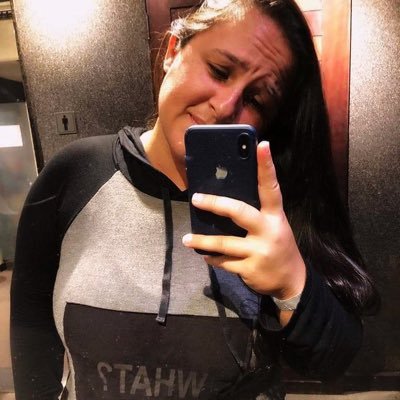 MileneLays's profile picture. ☮️ Vɪᴠᴇɴᴅᴏ ᴄᴀᴅᴀ ᴅɪᴀ ᴄᴏᴍ ɢʀᴀᴛɪᴅᴀ̃ᴏ ᴇ sᴏʙ ᴀ ᴘʀᴏᴛᴇᴄ̧ᴀ̃ᴏ ᴅᴇʟᴇ.