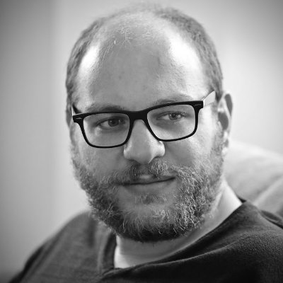 Journaliste enraciné à Douala pour @Libe et @Lexpress. Passé par Séoul après un détour au Figaro.